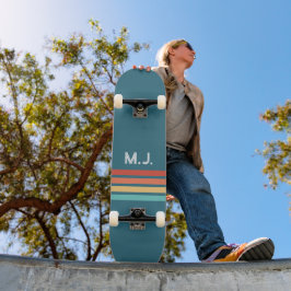 Retro Lines'70er'80er und Monogram Skateboard
