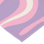 Retro Liquid Swirl Groovy Abstrakt Lila rosa Kurzer Tischläufer (Ecke)