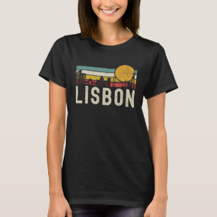 Retro Lissabon Sonnenuntergang Skyline Landschaft T-Shirt