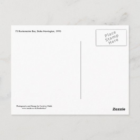 Retro-Londoner Bus im Schwarz-weißen Hintergrund Postkarte (Rückseite)