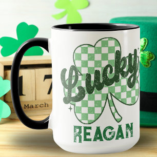 Retro Lucky Kleeblatt St Patrick's Day Monogram Tasse
