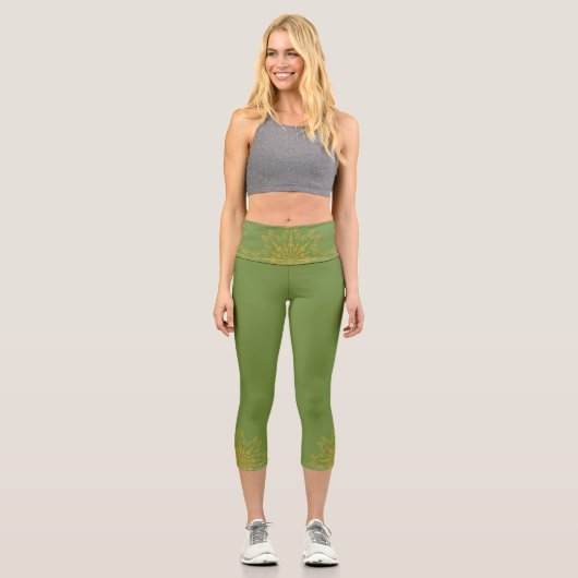 Retro Mandala Avocado High Waisted Capris (Vorderseite)