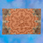 Retro Mandala Blume Orange und Tan Geschirrtuch<br><div class="desc">Dieses Retro-Mandala-Blume-Design zeichnet sich durch Orange und Bräune aus. Funky Muster und großartige Visuals für den modernen Hippie oder für jeden,  der helle trippige Farben mag!</div>