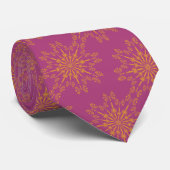 Retro Mandala Boysenberry Neck Tie Krawatte (Gerollt)