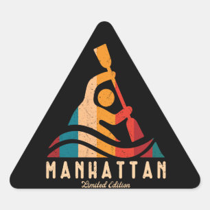 Retro Manhattan Kayaking Dreieckiger Aufkleber