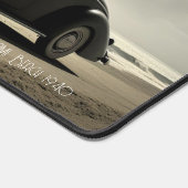 Retro Miami Beach Roadster der 40er Jahre am Stran Schreibtischunterlage (Ecke)