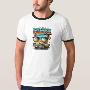 Retro Miami Vibes mit klassischem Auto und Sunset T-Shirt