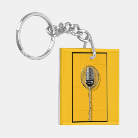 Retro Microphone on Bold Yellow Schlüsselanhänger (Vorderseite links)