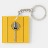 Retro Microphone on Bold Yellow Schlüsselanhänger (Rückseite)