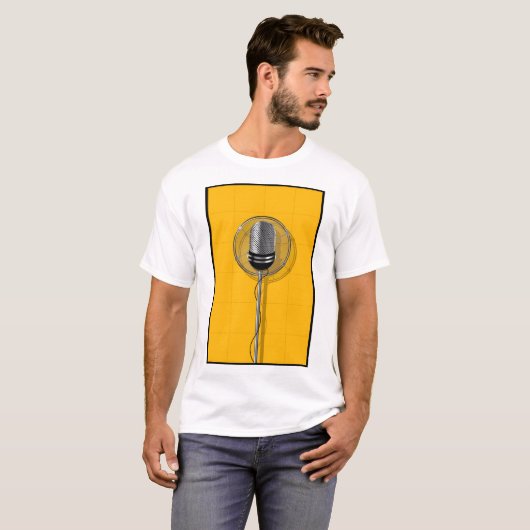 Retro Microphone on Bold Yellow T-Shirt (Vorne ganz)