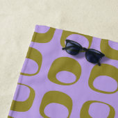 Retro Mid Century Mod Pattern Olive and Lavender Strandtuch (Beispiel)