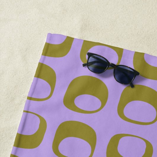 Retro Mid Century Mod Pattern Olive and Lavender Strandtuch (Beispiel)