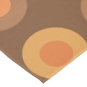 Retro MidCentury Dots Burnt Orange Tischdecke (Schrägansicht)