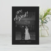 Retro Minimalistisches Schwarzes Foto Hochzeit Elo Ankündigung (Stehend Vorderseite)