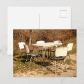 Retro-Möbel Außeninstallation Postkarte (Vorne/Hinten)
