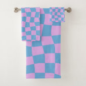 Retro Mod Abstrakt Checkerboard in Blau und Lila Badhandtuch Set (Insitu)