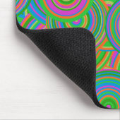 Retro Mod abstrakte Kreise, grün und orange rot Mousepad (Ecke)