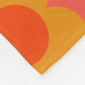 Retro-Mod-Blume-Muster in Orange Fleecedecke (Ecke)