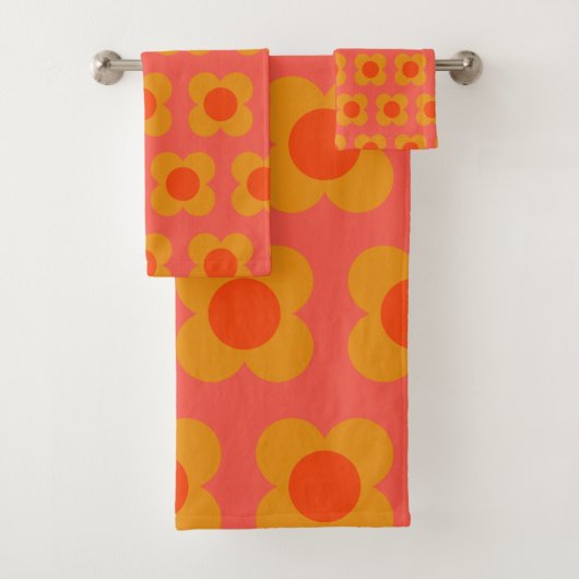 Retro-Mod-Blumenmuster in Orange Badhandtuch Set (Insitu)
