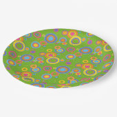 Retro-Mod-Kreise auf Grün Pappteller (Schrägansicht)