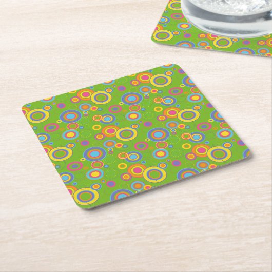 Retro-Mod-Kreise auf Grün Rechteckiger Pappuntersetzer (angewinkelt)
