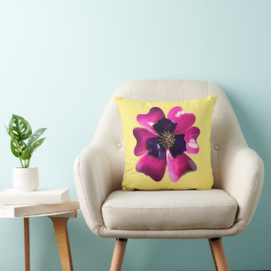 Retro MOD Malvenblüte auf Buttergelb Kissen