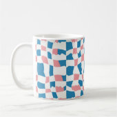 Retro Mod Pink Blue Checkerboard Abstrakt Kaffeetasse (Links)
