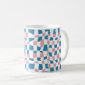 Retro Mod Pink Blue Checkerboard Abstrakt Kaffeetasse (VorderseiteRechts)