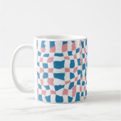 Retro Mod Pink Blue Checkerboard Abstrakt Kaffeetasse (Links)