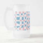 Retro Mod Pink Blue Checkerboard Abstrakt Mattglas Bierglas (Links)
