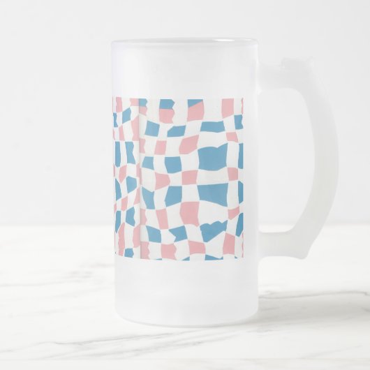 Retro Mod Pink Blue Checkerboard Abstrakt Mattglas Bierglas (Rechts)