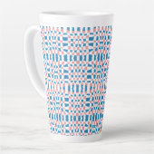 Retro Mod Pink Blue Checkerboard Abstrakt Milchtasse (Linke Ecke)