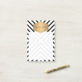 Retro Mod Schwarz-Weiß-Muster mit GoldEmblem Post-it Klebezettel (Auf Schreibtisch)
