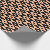 Retro Modern Black Peach Diamond Shape Muster Geschenkpapier (Ecke)