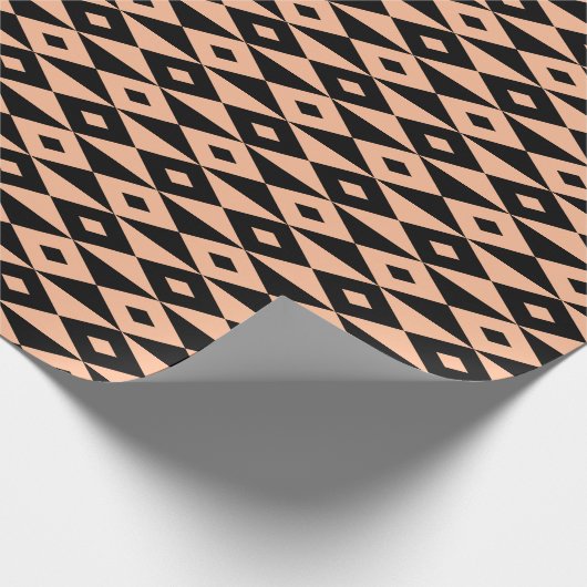 Retro Modern Black Peach Diamond Shape Muster Geschenkpapier (Ecke)