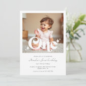 Retro Modern First Birthday Party Photo Einladung (Stehend Vorderseite)