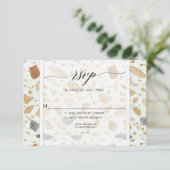 Retro Modern Terrazzo Terracotta Wedding RSVP Einladung (Stehend Vorderseite)