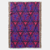 Retro-Moderne Magenta-Electric-Bloom-Wurfdecke Decke (Vorderseite Vertikal)