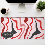 Retro Moderner Abstrakter Marmor Rot und Schwarz s Schreibtischunterlage<br><div class="desc">Tauchen Sie ein in einen farbenfrohen Tanz mit unserem Abstrakten Retro Modern Liquid Marble Wave Muster. Dieses Muster, das die dynamische Fluidität marmorierter Oberflächen und die charmante Ästhetik des Retro-modernen Designs hervorruft, ist ein Fest für die Augen. Eine Sinfonie lebendiger Farben, Wirbel und Strömungen in wellenartigen Bewegungen, die ein faszinierendes...</div>