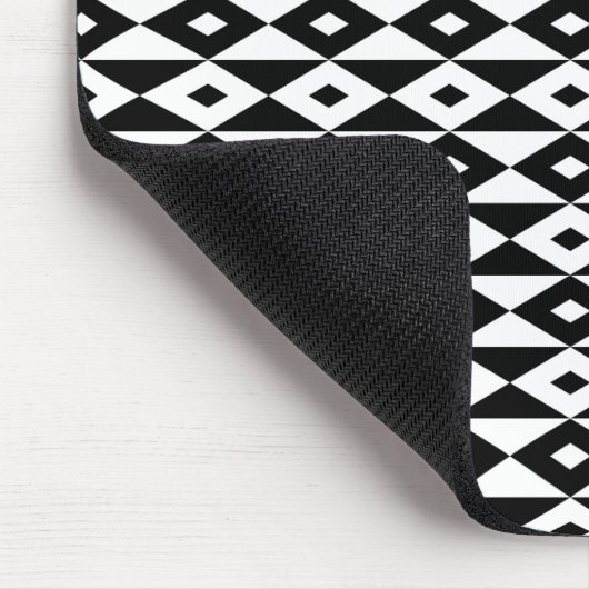 Retro Modernes Schwarz-weißes Diamantformmuster Mousepad (Ecke)