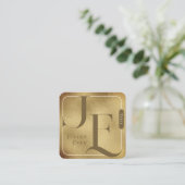 Retro Monogram Metallic Gold Square Business Card Quadratische Visitenkarte (Stehend Vorderseite)