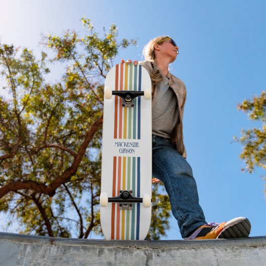 Retro-Monogramm-Minimalist-Streifen Skateboard (Außenbereich 1)