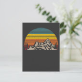 Retro Mountain Sunset Outdoor Wandern und Camping Postkarte (Stehend Vorderseite)