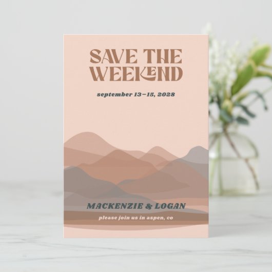 Retro Mountain Weekend Save the Date Card (Stehend Vorderseite)