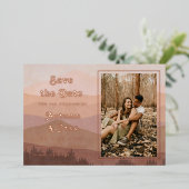 Retro Mountains Foto Hochzeit retten das Datum Folieneinladung (Stehend vorne)