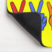 Retro Multicolor Peace Hand Mousepad (Ecke)