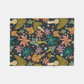 Retro Mushroom Black Woodland Fleecedecke (Vorderseite (Horizontal))