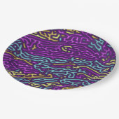 Retro Neon Maze Pattern - Arcade Ästhetik Pappteller (Schrägansicht)