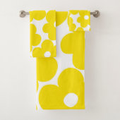 Retro Neon Yellow Daisies #1 #decor #art Badhandtuch Set (Insitu)