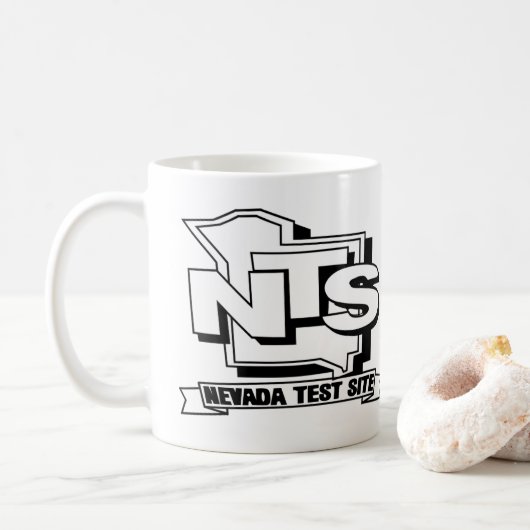 Retro Nevada Test Site Design Kaffeetasse (Mit Donut)
